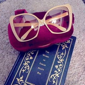 Butterfly Gucci Sunnies 🦋
